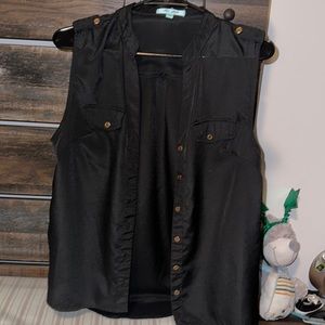 Black Sleeve-less Blouse